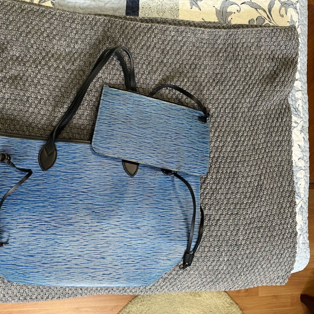Louis Vuitton Blue Shoulder Bag with Textured Fabric